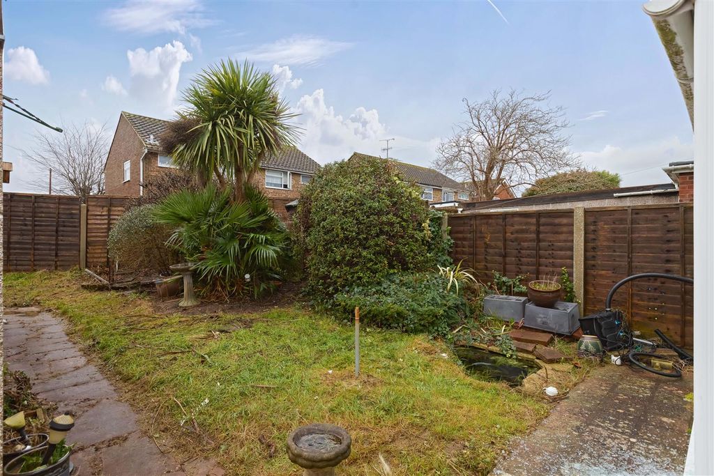 Property photo 3 of 15 Boxgrove_12.Jpg