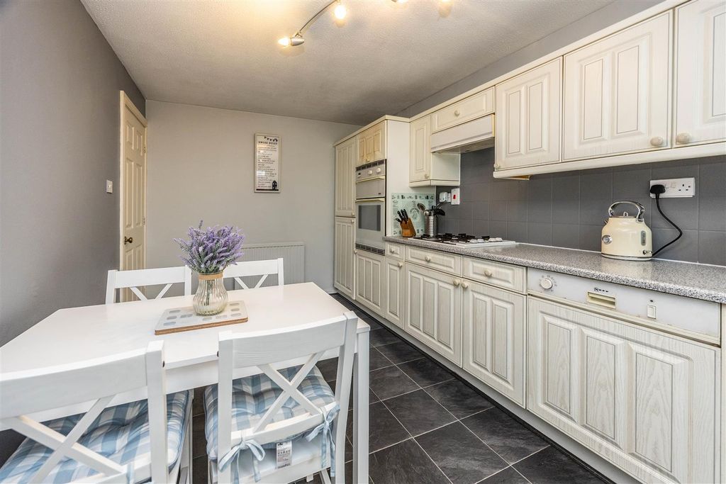 Property photo 2 of 56 1Bhvhudds-110925-40.Jpg