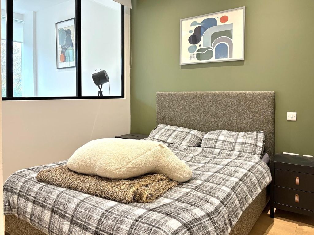 Property photo 3 of 23 Bedroom