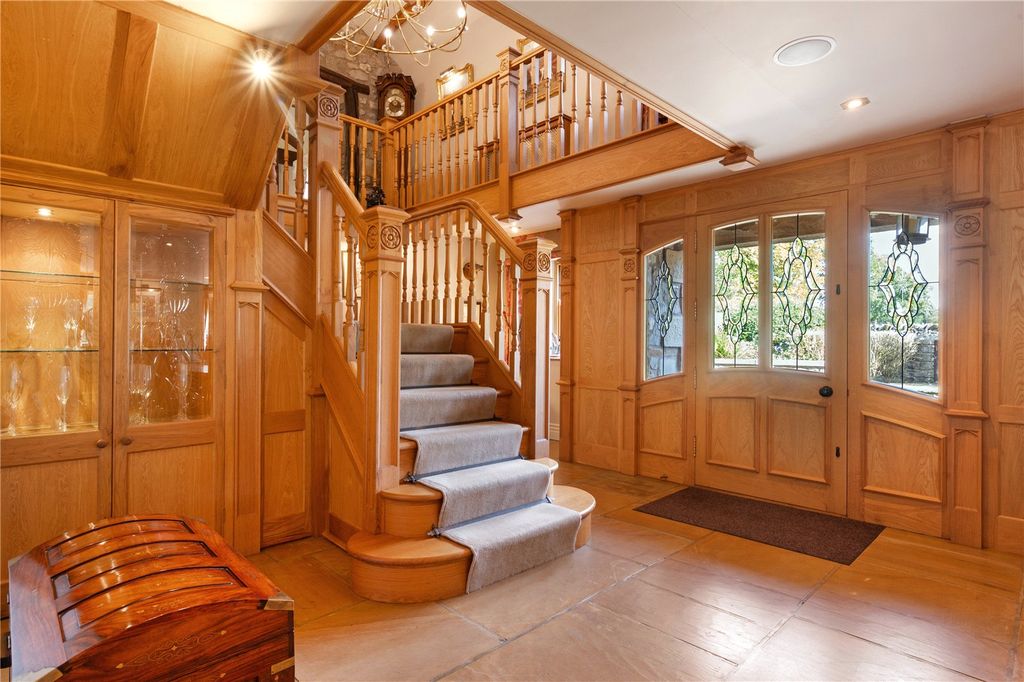 Property photo 3 of 56 Entrance Hall