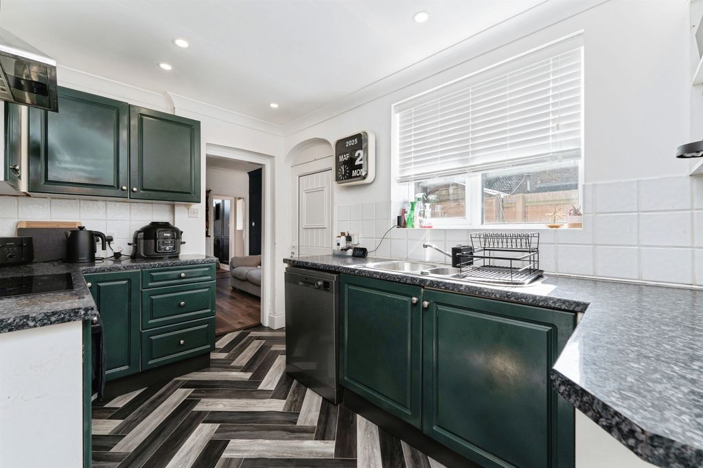 Property photo 3 of 20