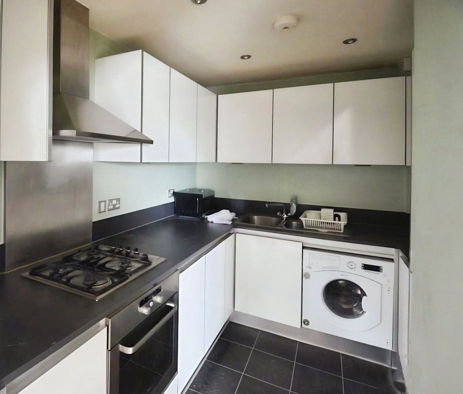 Property photo 2 of 7 Kitchen