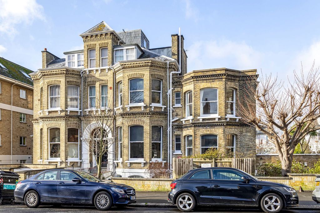 Property photo 1 of 18