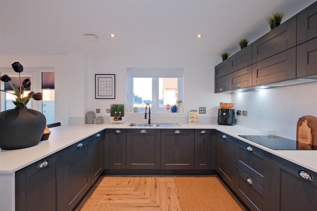 Additional image 7 of 4 bed detached house for saleGoldsmith Avenue, Hamilton ML3