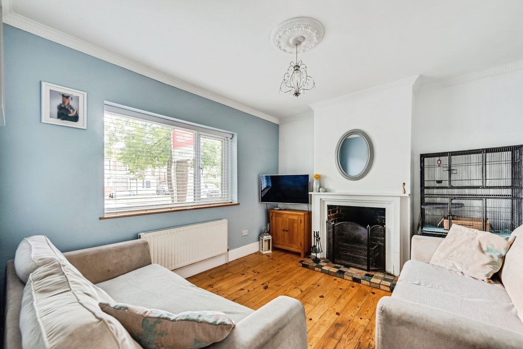 Property photo 3 of 27 Pbox-Img.Jpg