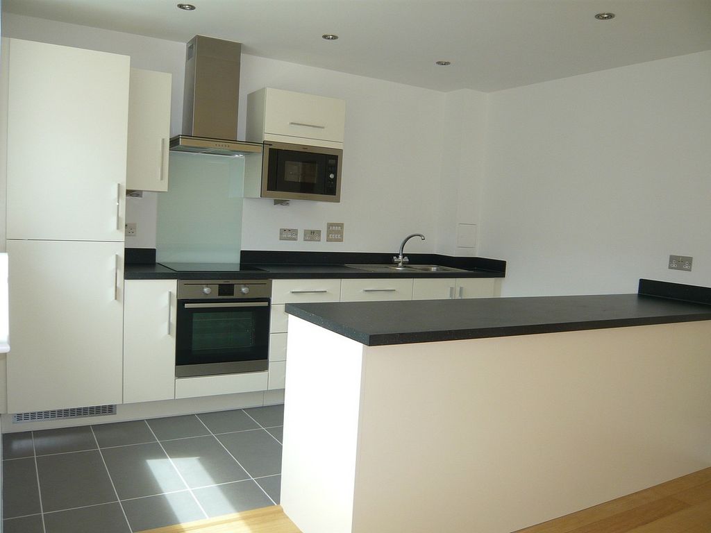 Property photo 2 of 8 Kitchen