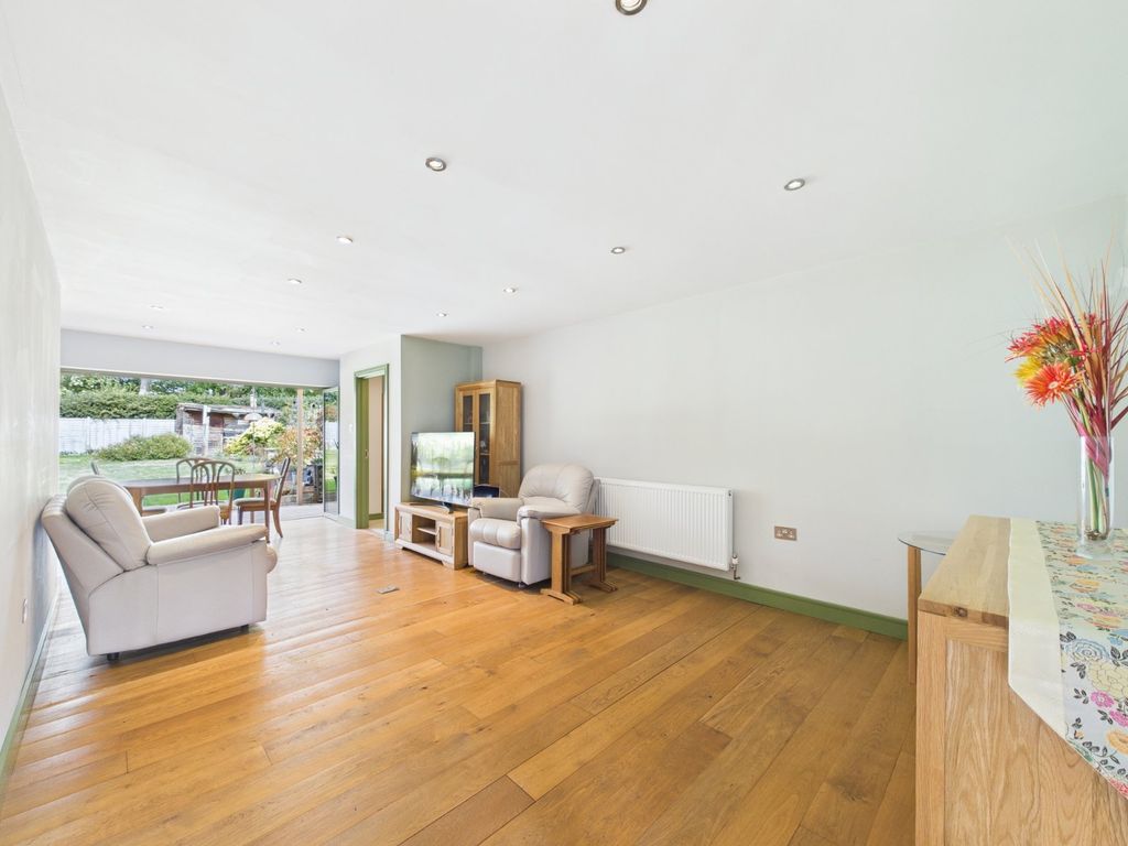Property photo 2 of 18 Picture No. 16