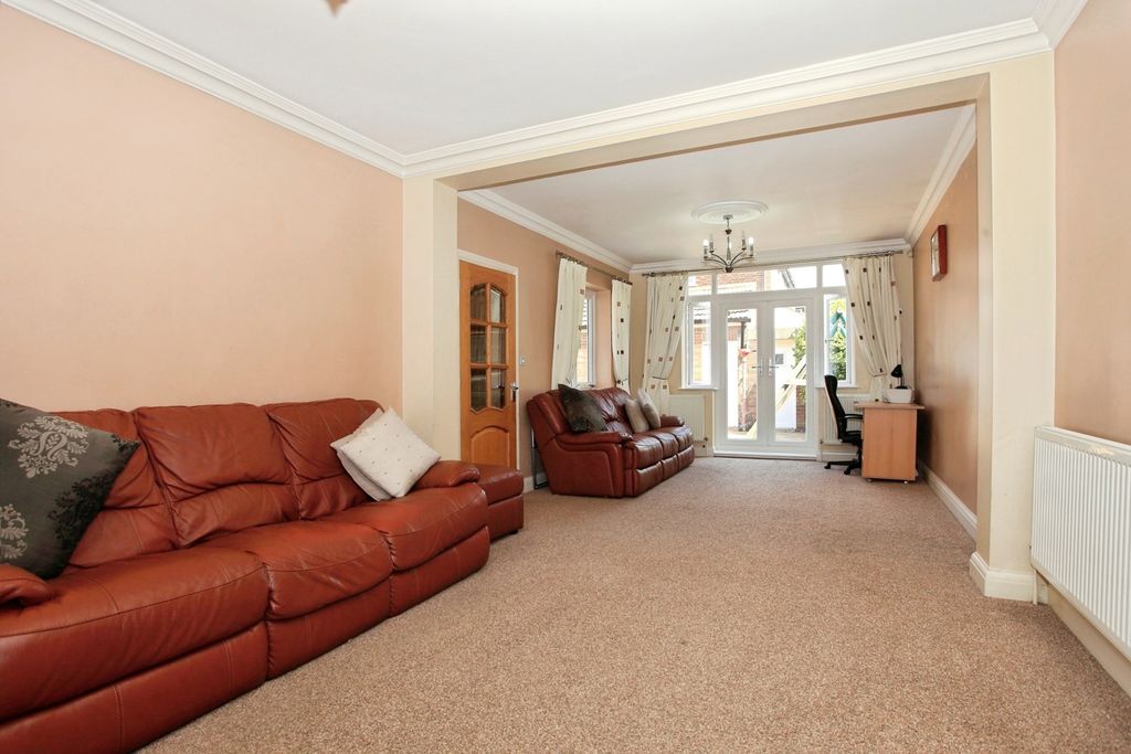 Property photo 3 of 14 Photo