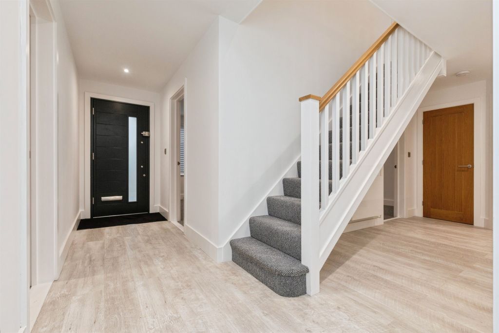 Property photo 2 of 30