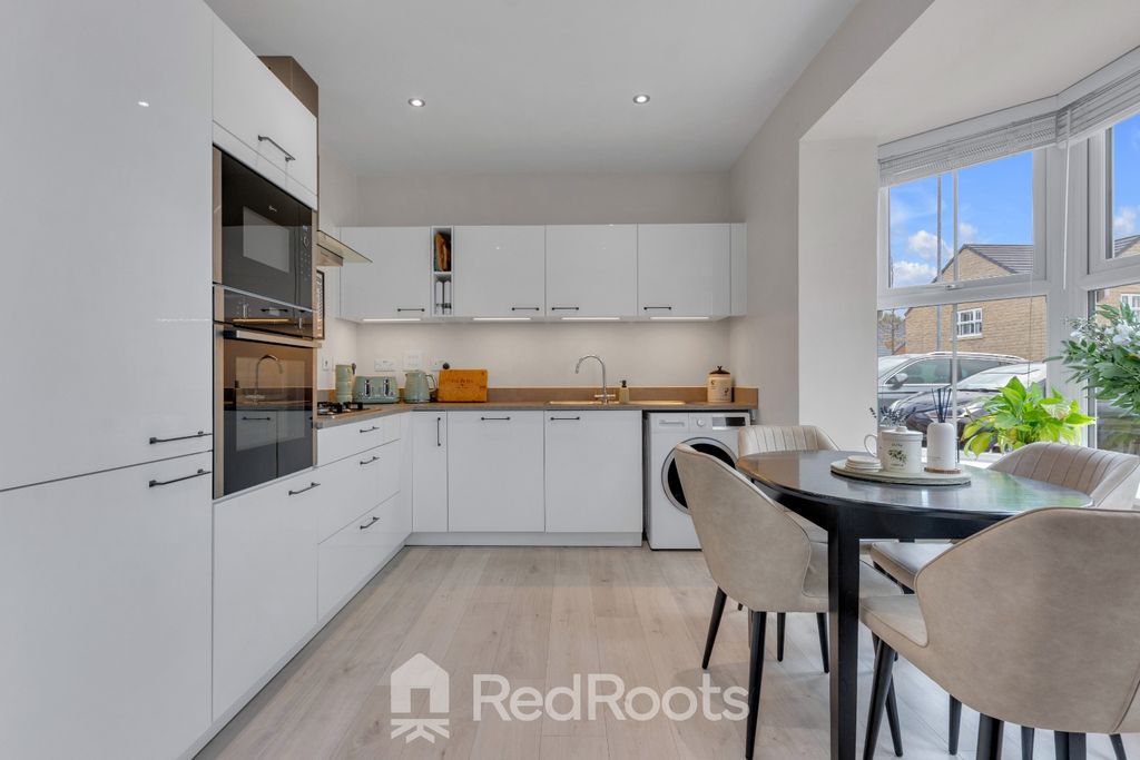 Property photo 3 of 19 4588355