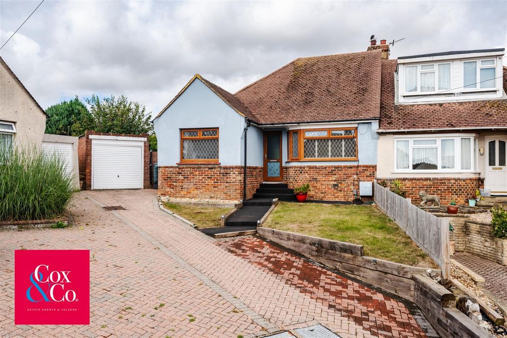 Property photo 3 of 14 81M_8266.Jpg