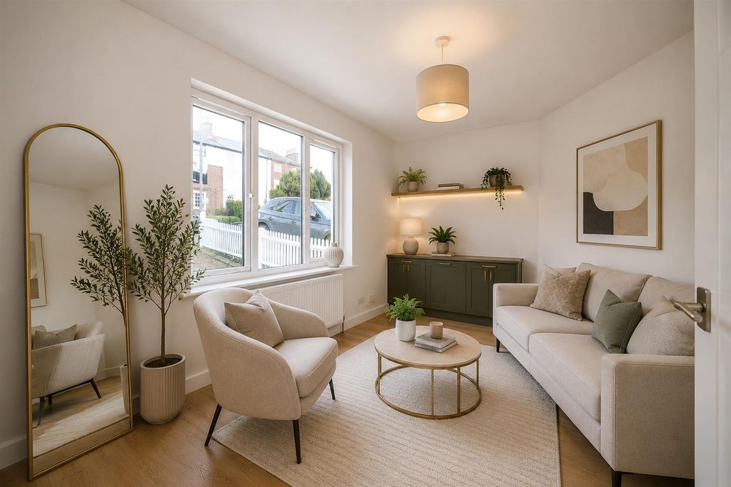 Property photo 2 of 14 6-Old-London-Rd-1001.Jpg