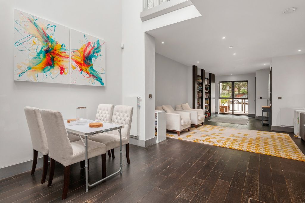Property photo 1 of 33 Open Plan Living
