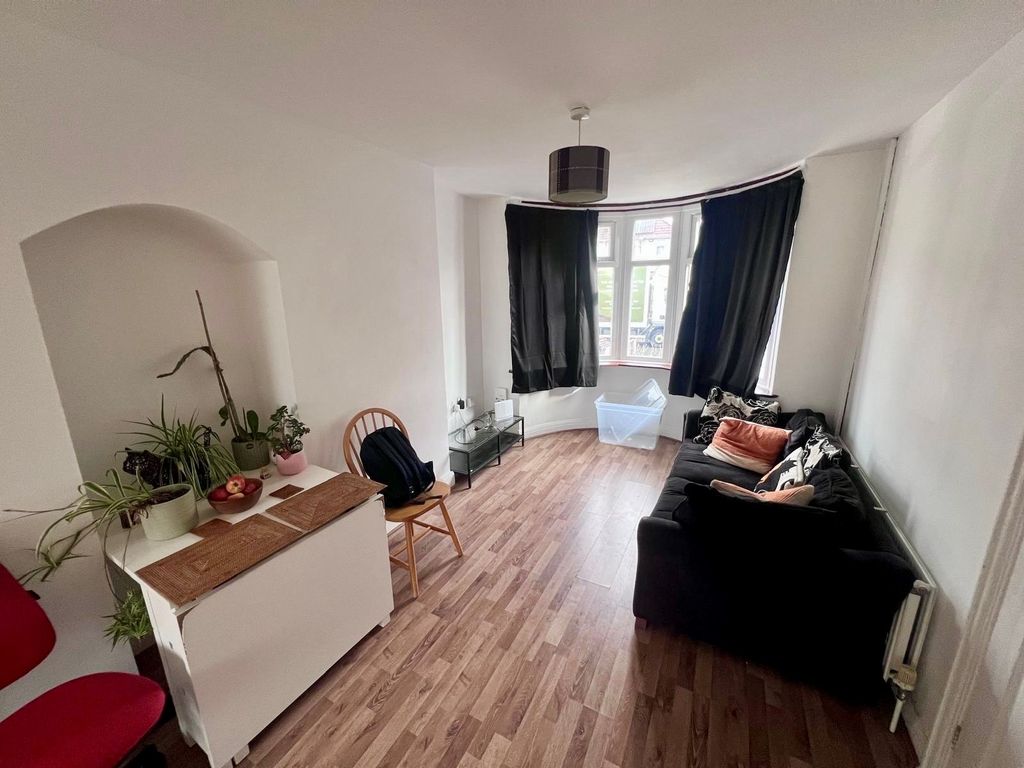 Property photo 3 of 9 View