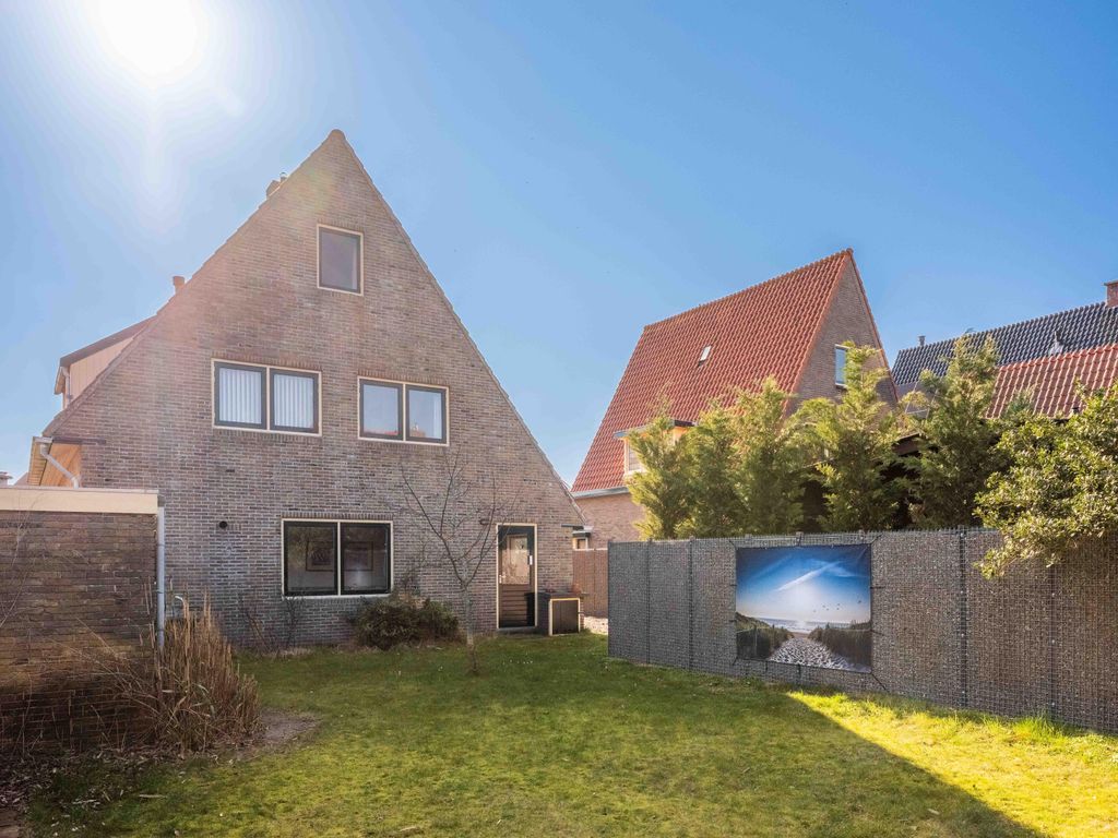 Property photo 3 of 44