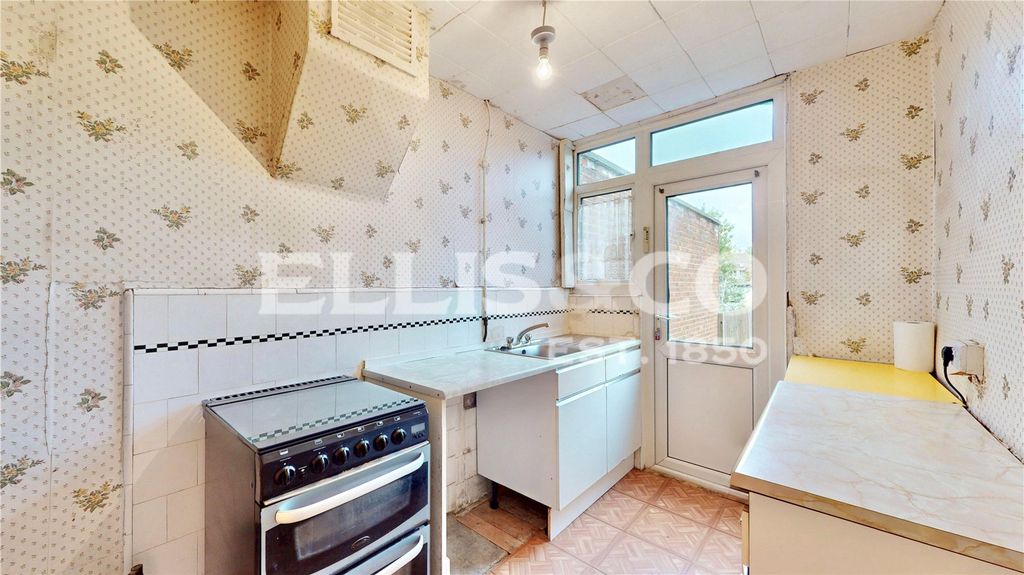 Property photo 3 of 16 Picture No. 06