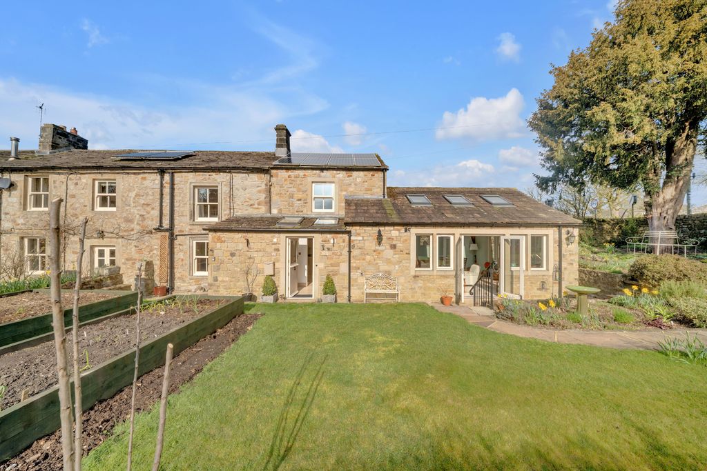 Property photo 1 of 38