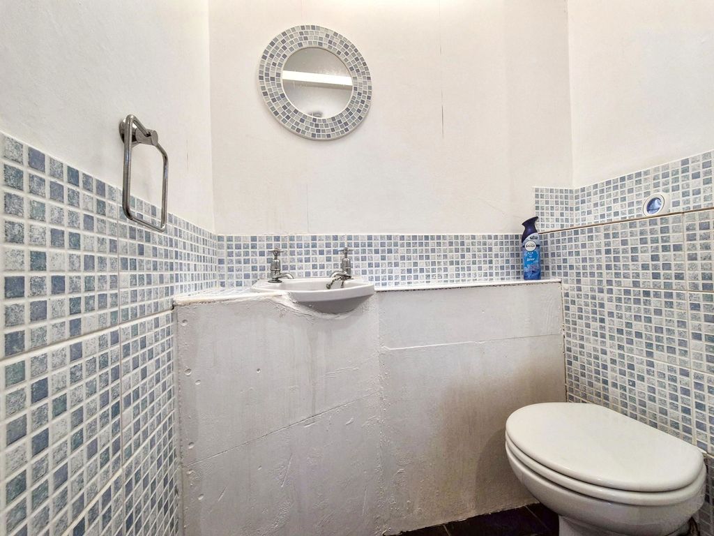 Property photo 3 of 18
