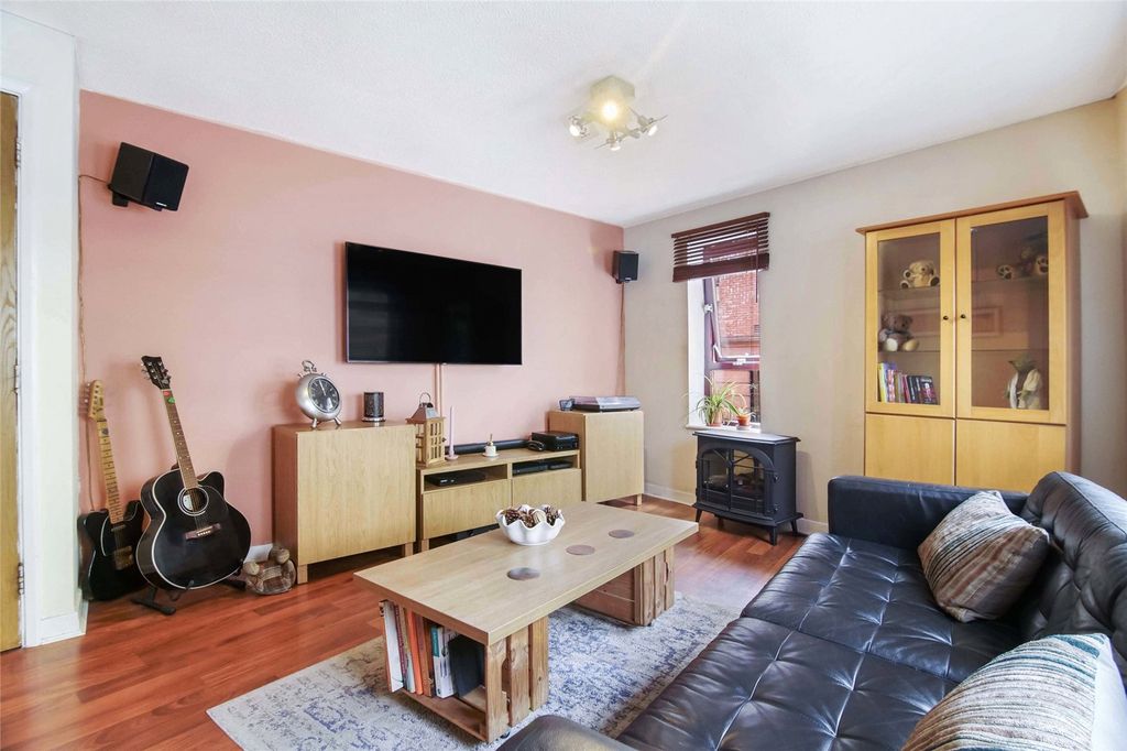 Property photo 2 of 17 Picture No. 04