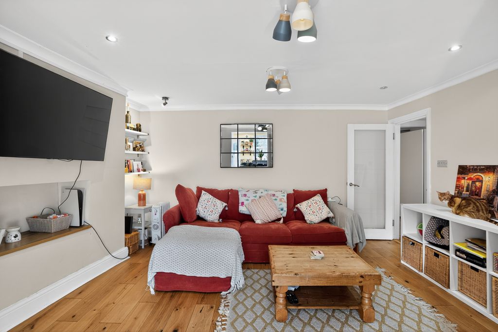 Property photo 3 of 20