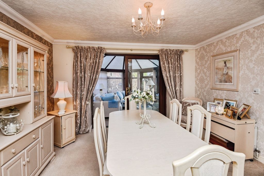 Property photo 3 of 21 Dining Room