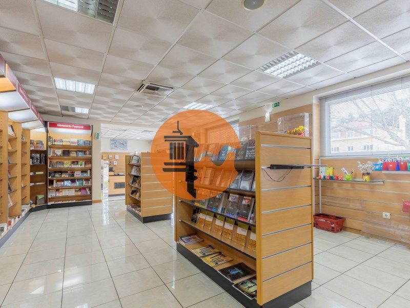 Property photo 3 of 64