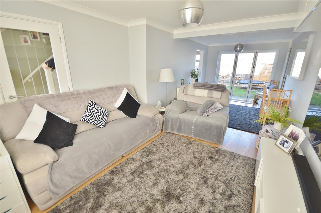 Property photo 2 of 20 Lounge Diner