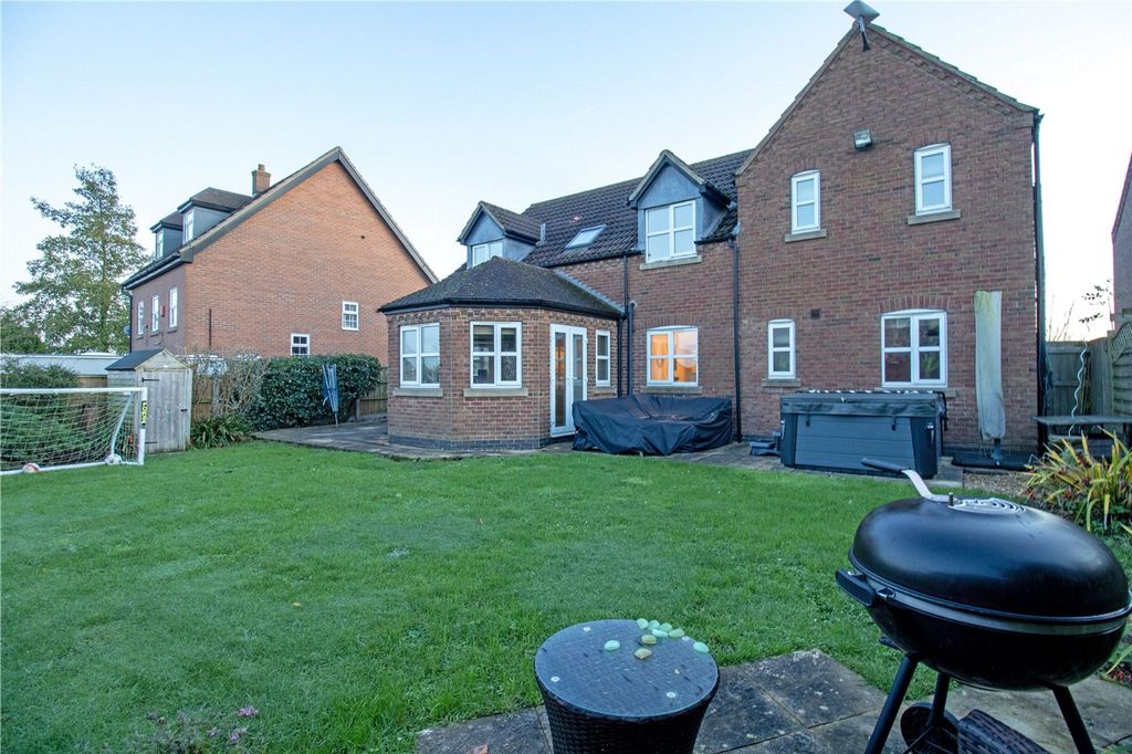 Property photo 2 of 42 Picture No. 02