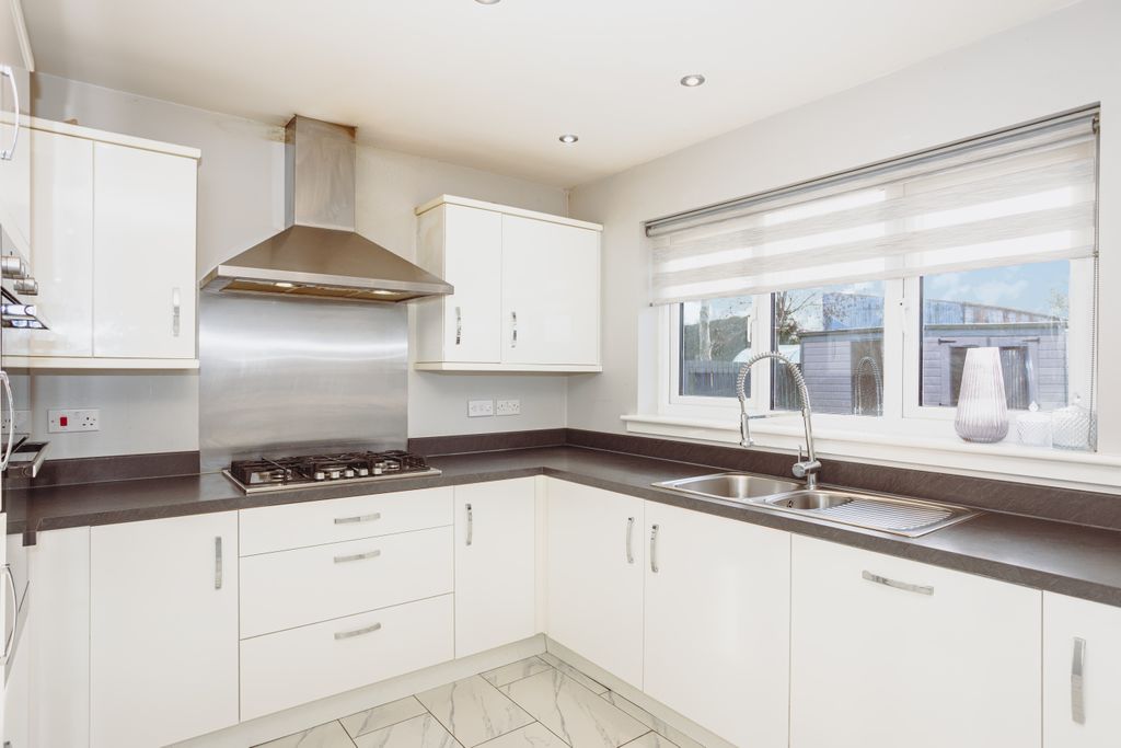 Property photo 2 of 40 Kitchen