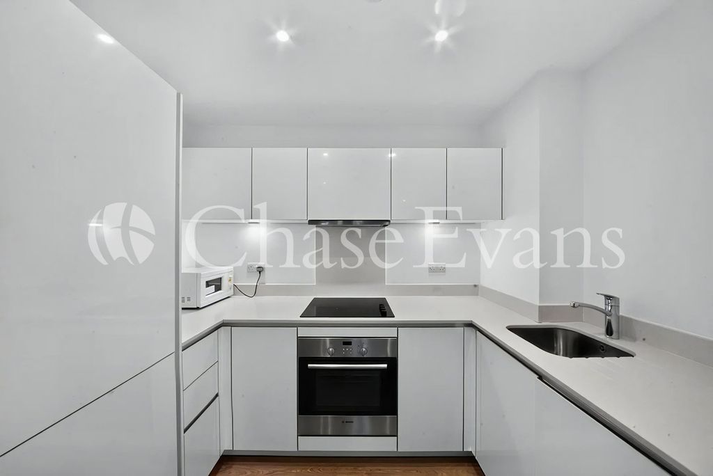 Property photo 2 of 14 Kitchen