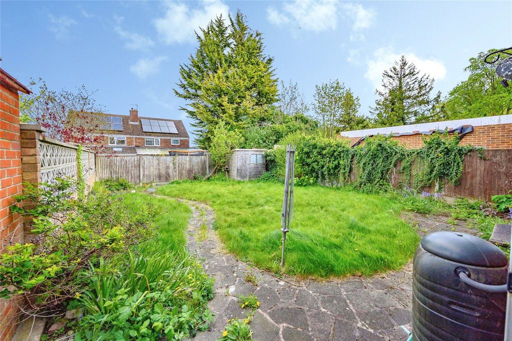 Property photo 2 of 16 Garden