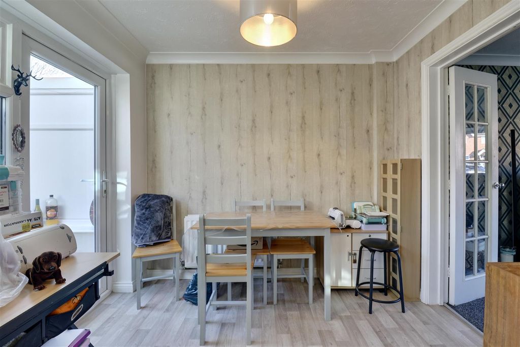 Property photo 3 of 17 Fe544E73-3D4D-4Fd5-A6Bc-Bcba33Eb5F74_1_201_A.Jpeg