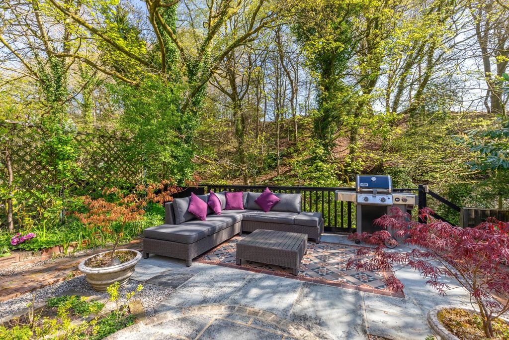Property photo 2 of 35 6 Sunnydale Park_07.Jpg