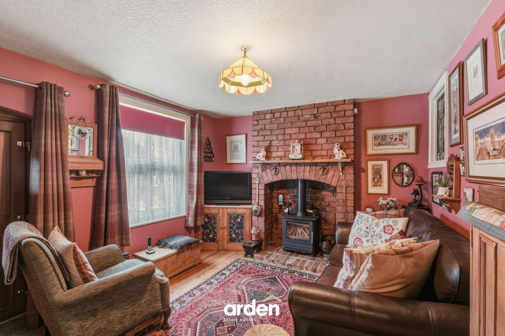 Property photo 2 of 21