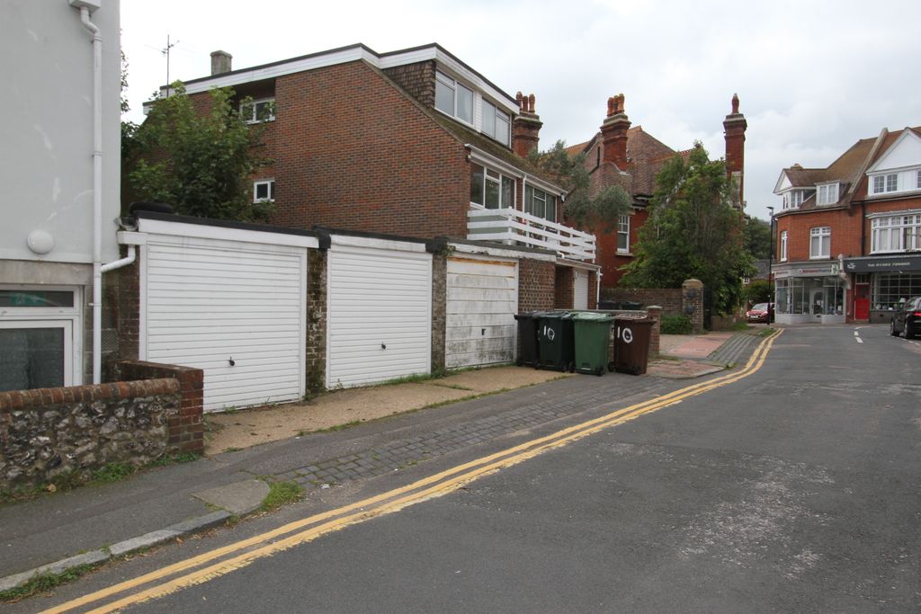 Property photo 1 of 1