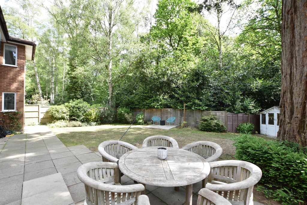 Property photo 1 of 21 Rear Garden
