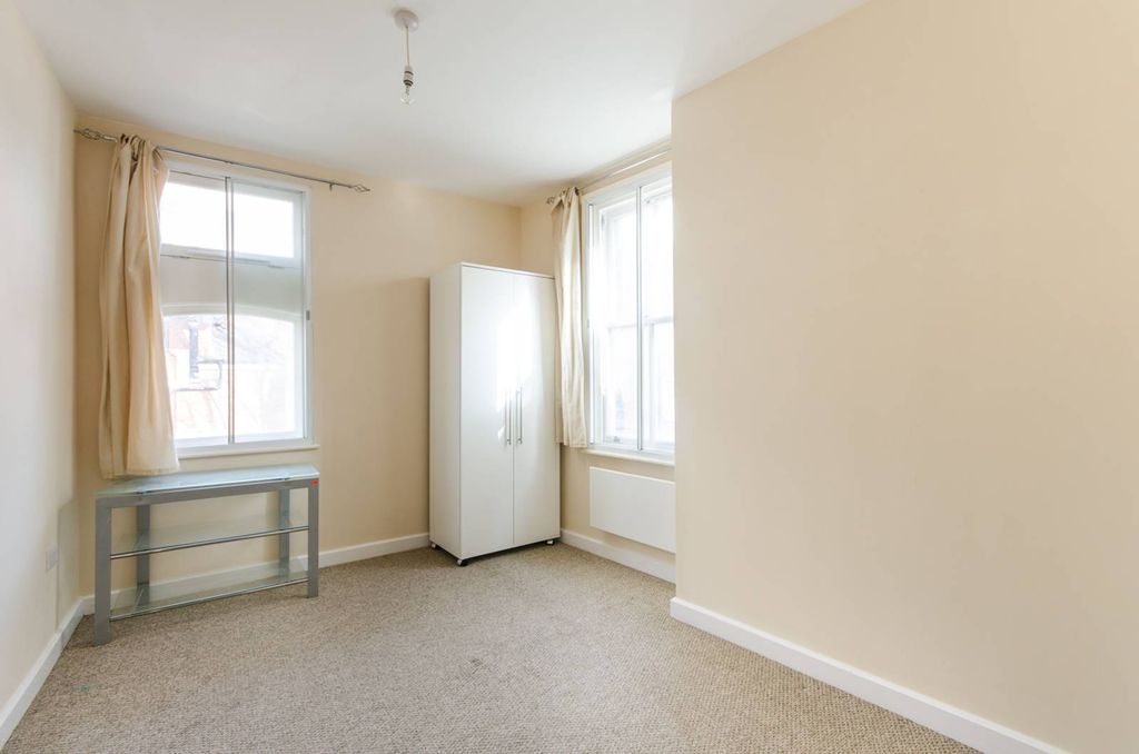 Property photo 3 of 5