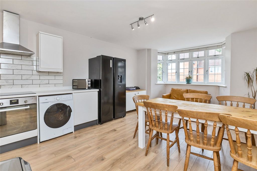 Property photo 3 of 14 Picture No. 10