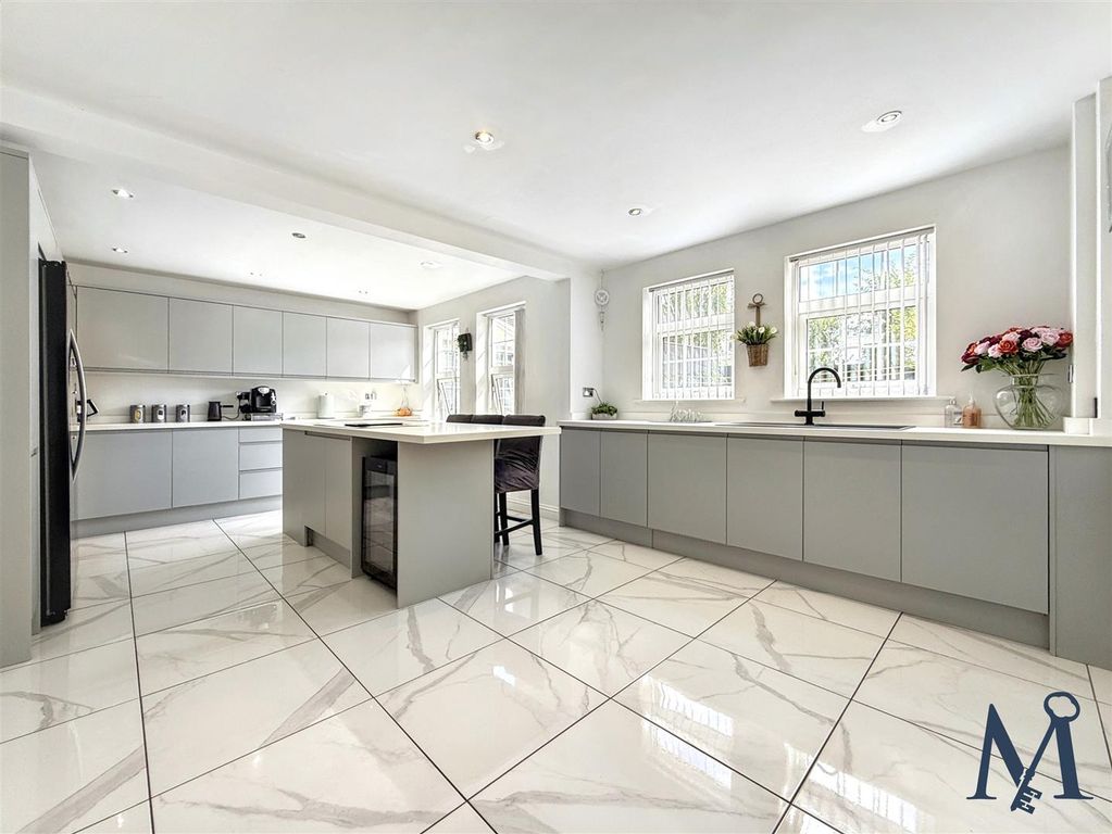 Property photo 2 of 29 Kitchen Diner