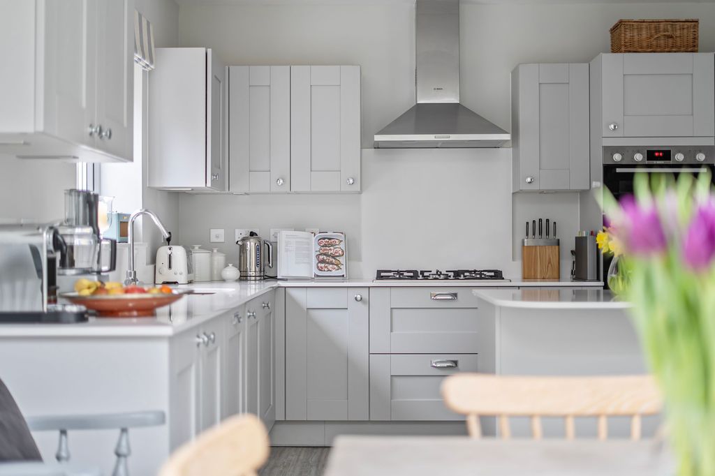 Property photo 2 of 21 Kitchen