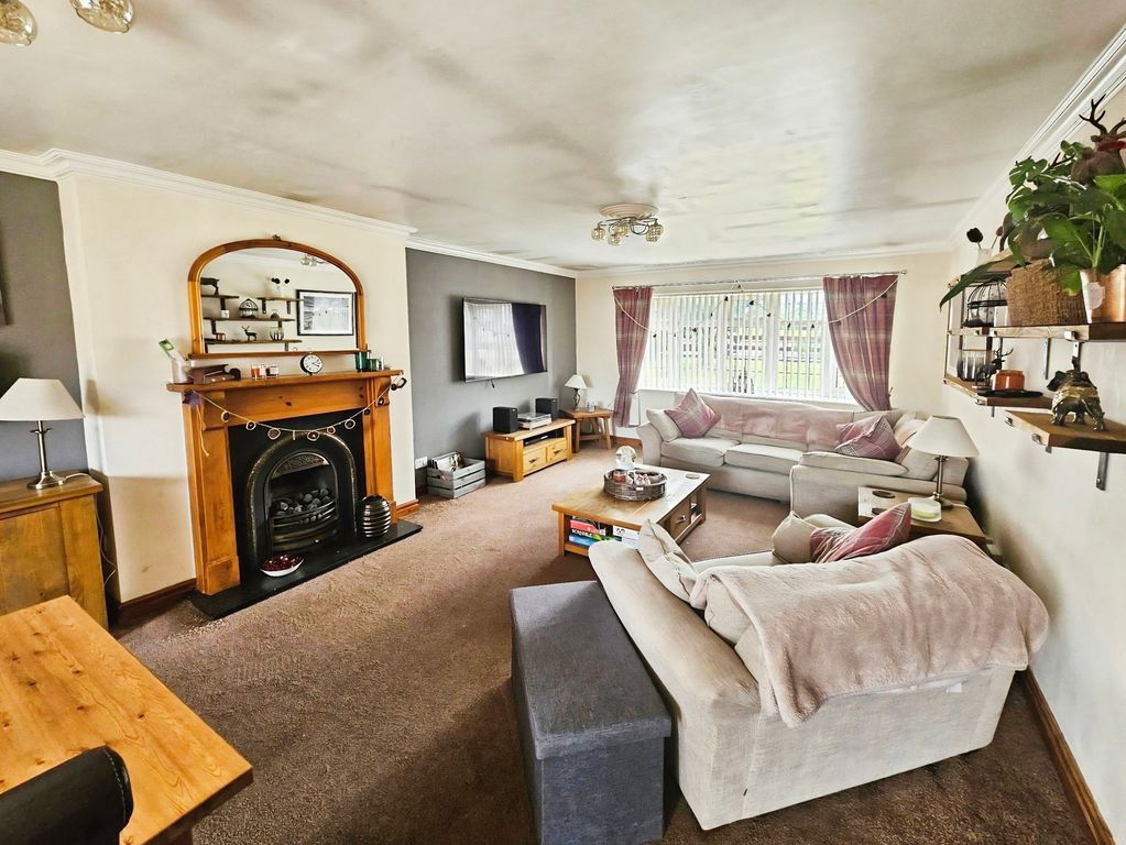 Property photo 3 of 14 Photo 11