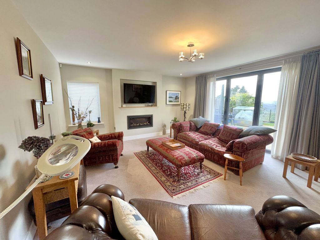 Property photo 2 of 24