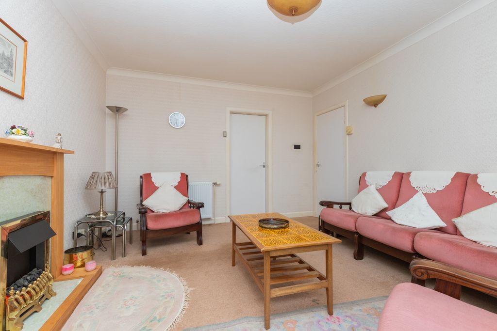 Property photo 3 of 19 61 Kinpurnie Road Paisley 3L-19