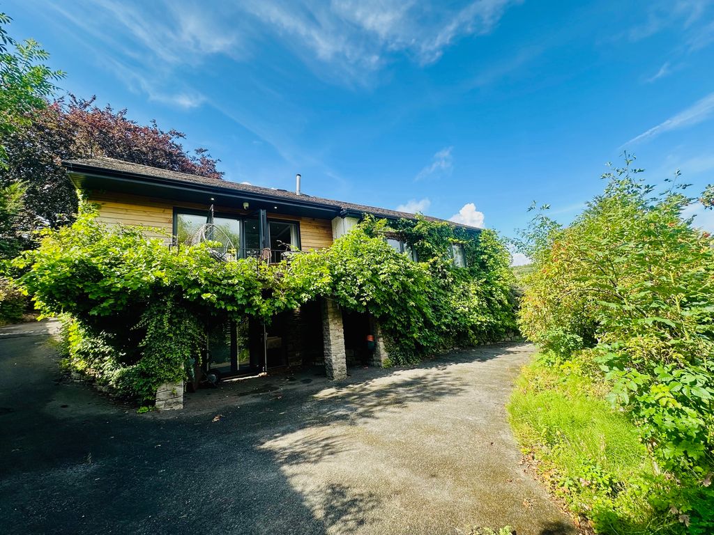 Property photo 1 of 28 Front