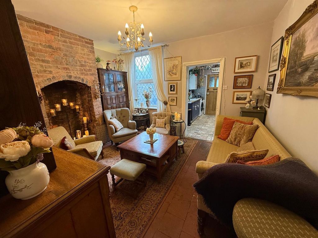 Property photo 2 of 25