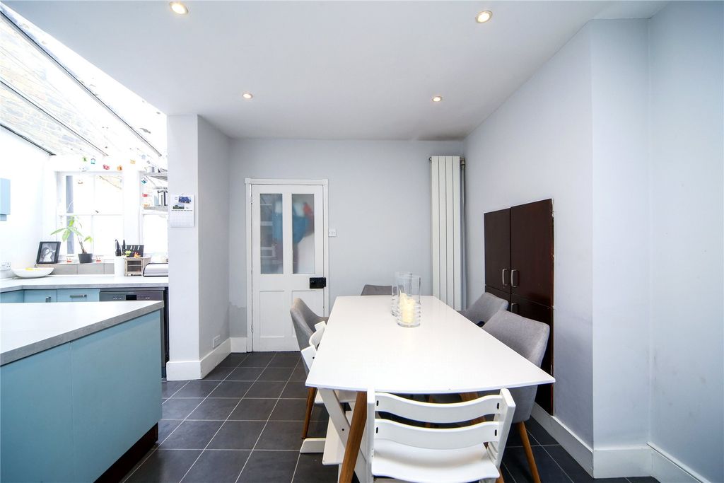 Property photo 3 of 12 Dining Area