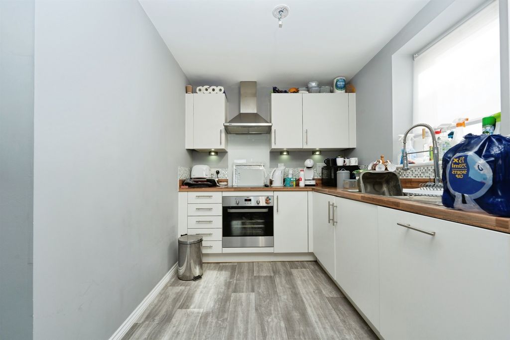 Property photo 2 of 22