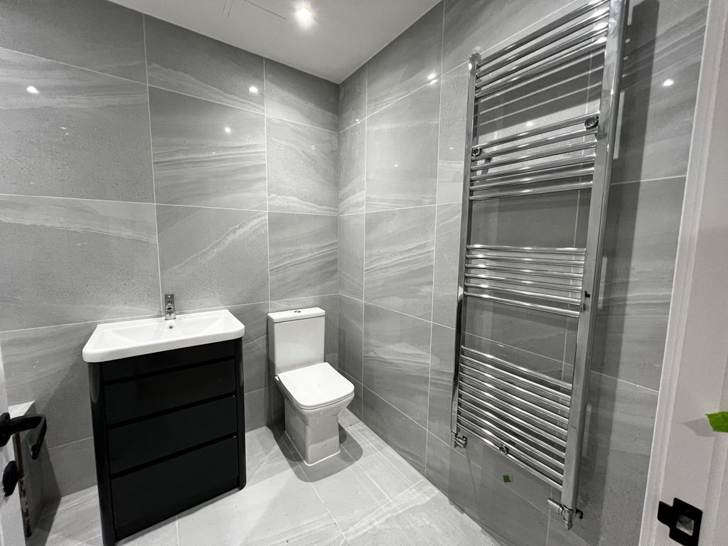 Property photo 3 of 6 Photo 7