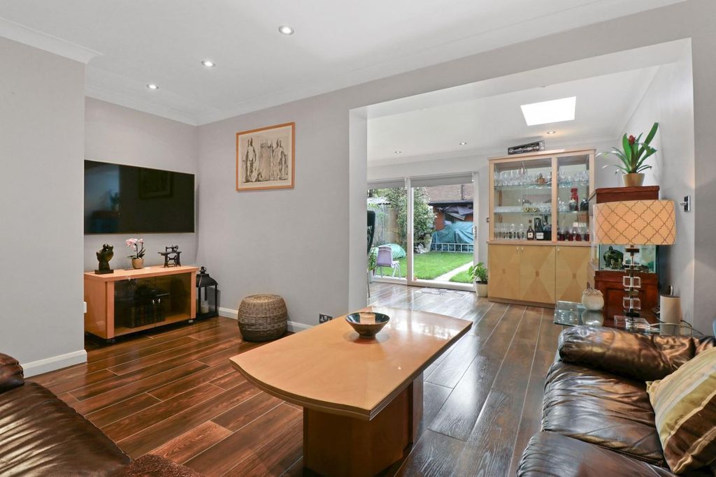 Property photo 2 of 15 08-0Cfb78635 - Am - 2 Thornsett Place Se20 7Xd-24