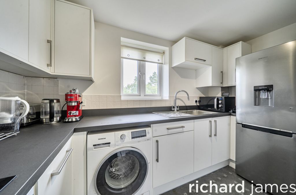 Property photo 3 of 12 B9393273029E424F9A4d7d73E854E098